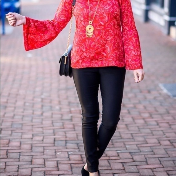 Cute Banana Republic Pink/Red Flare Sleeves - Picture 3 of 7